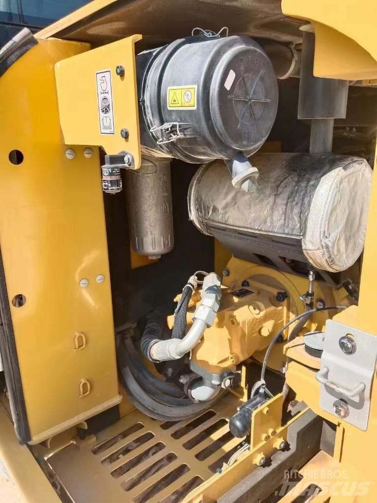 CAT 305.5 E2 Miniescavadeiras