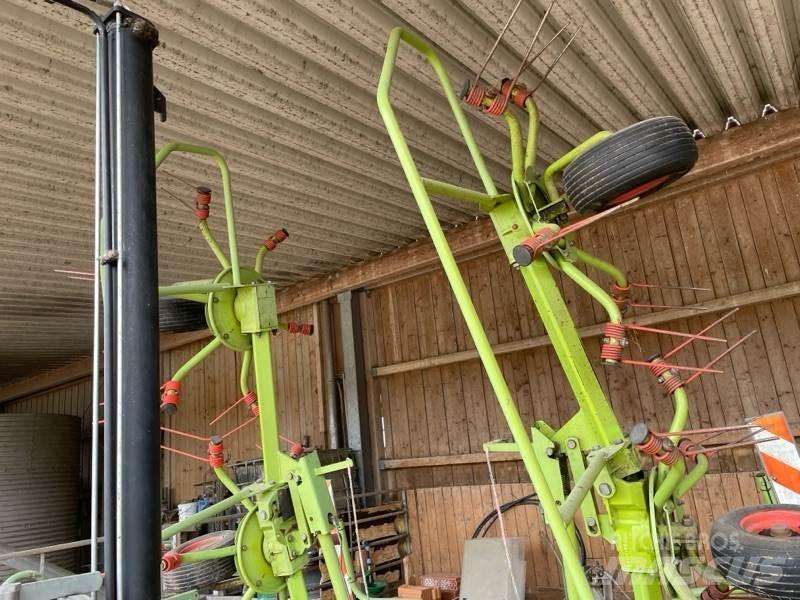 CLAAS Volto 670 Ancinho virador