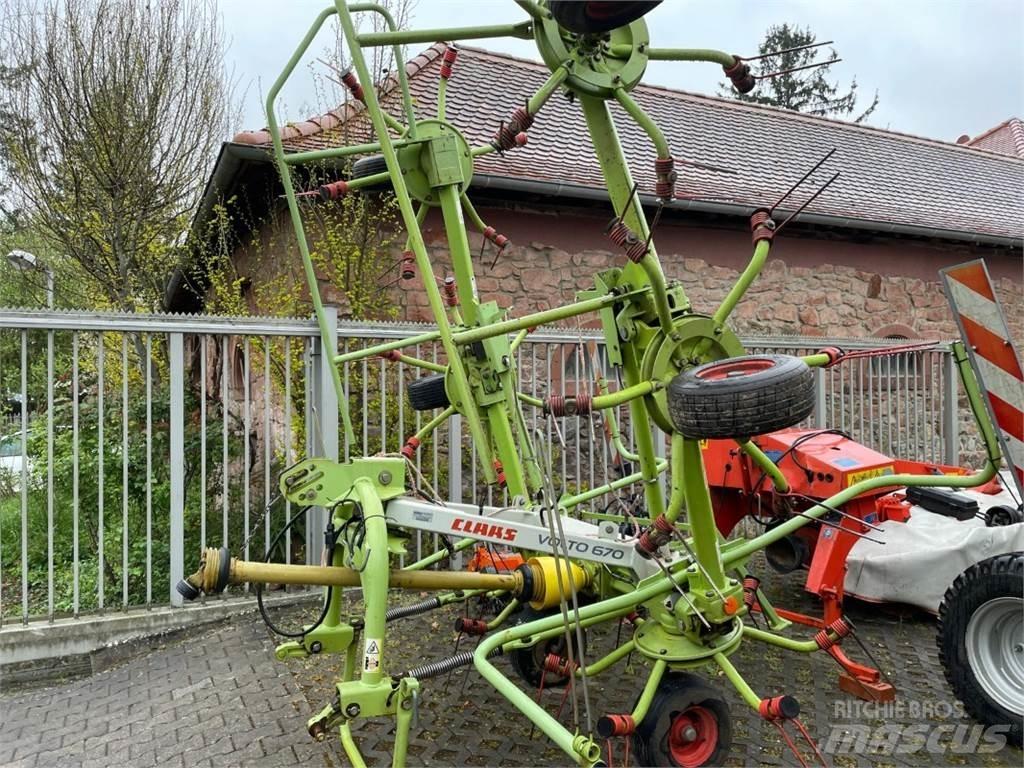 CLAAS Volto 670 Ancinho virador