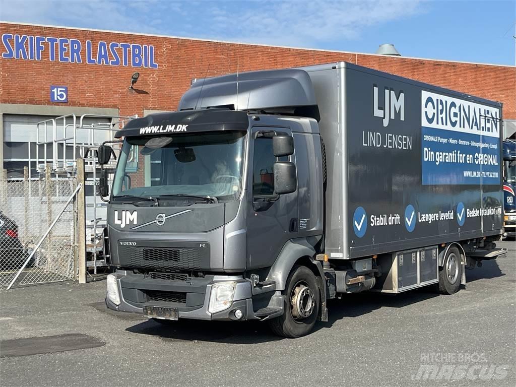 Volvo FL Caminhões de caixa fechada