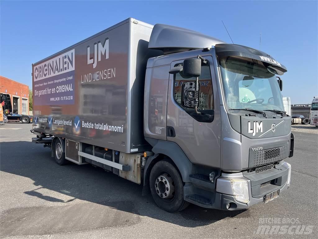 Volvo FL Caminhões de caixa fechada