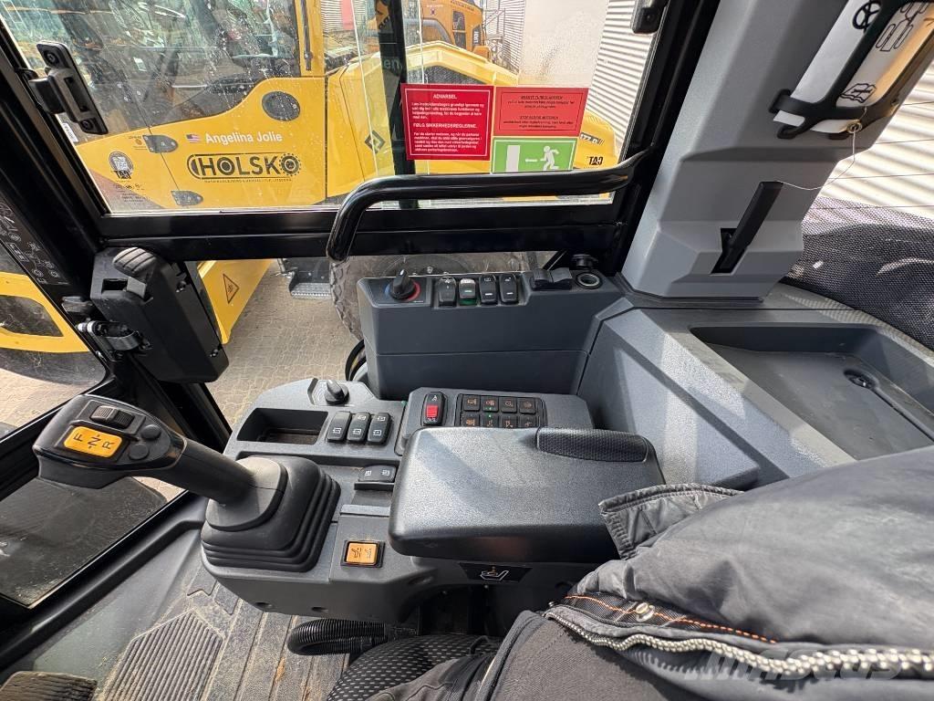 CAT 906 Carregadeiras de rodas