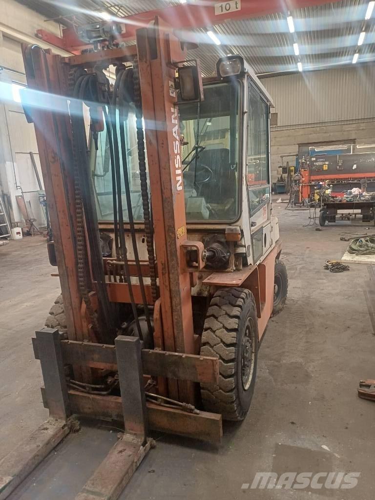 Nissan 33 U Empilhadores Diesel