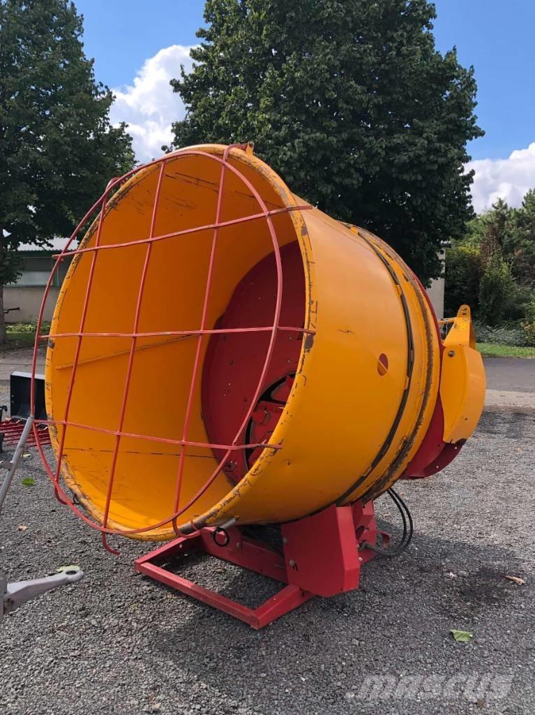 TEAGLE TOMAHAWK 5050 Cortadores, moinhos e desenroladores de fardos