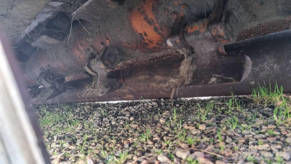 Berti EKR-S 250 Gadanheiras e cortadores de folhas para pastos
