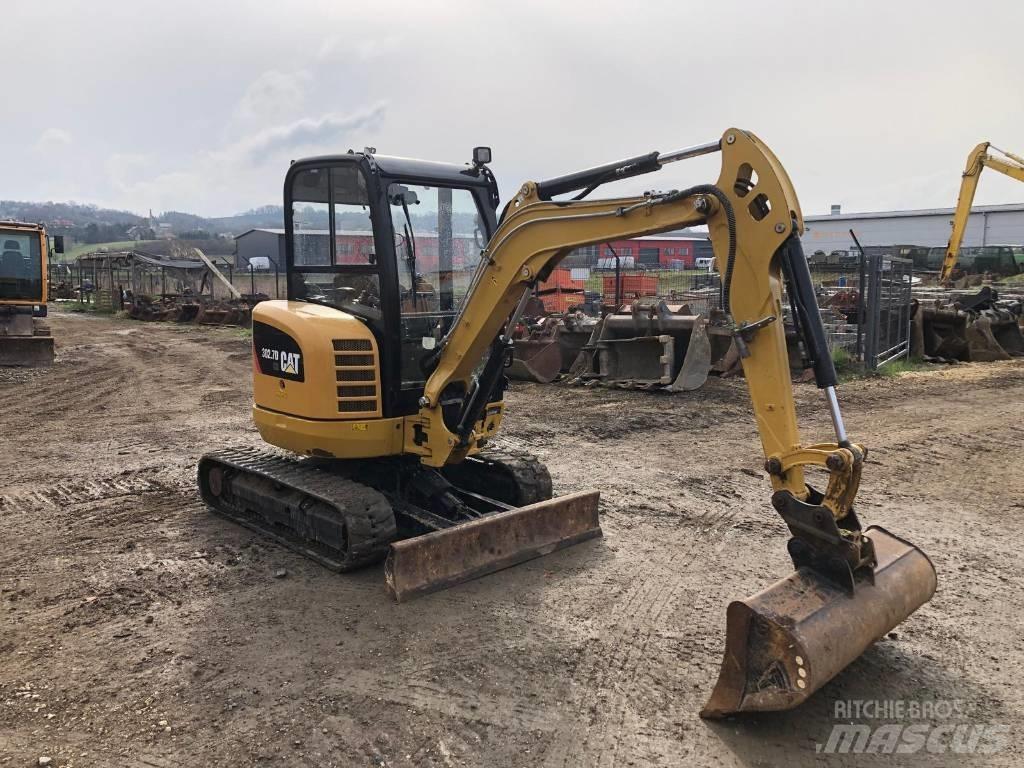 CAT 302.7 D Miniescavadeiras