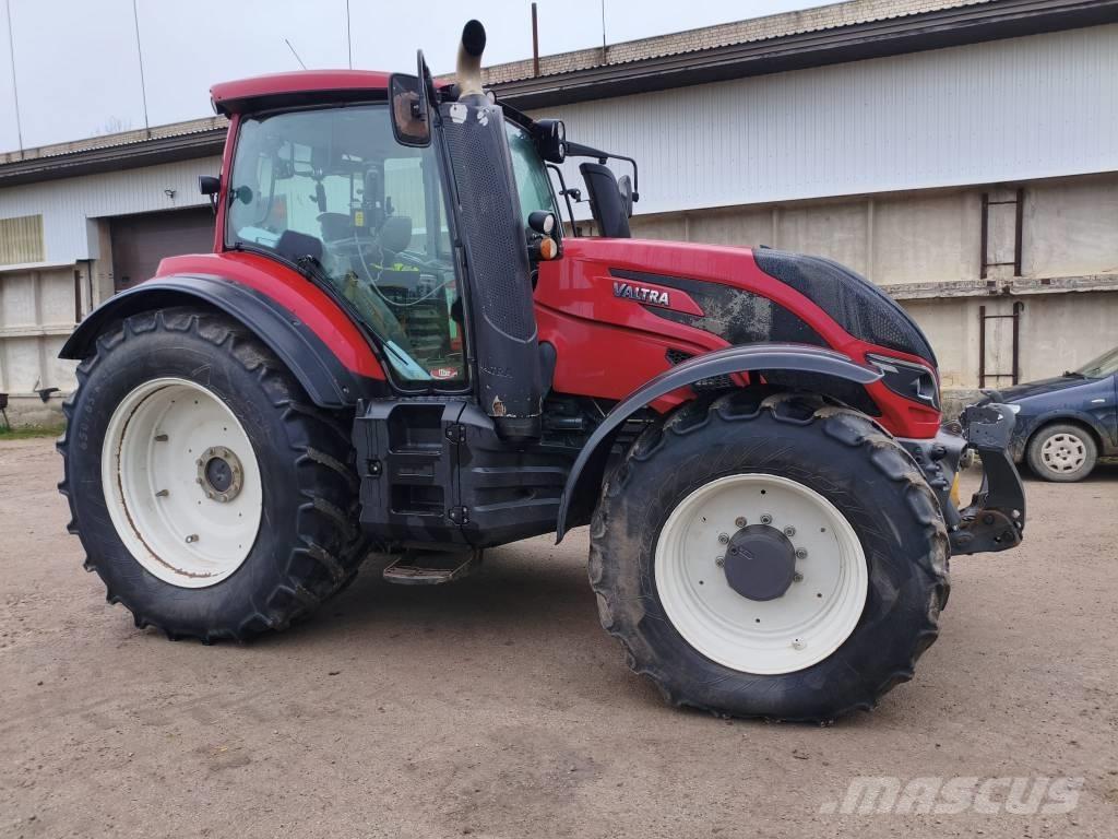 Valtra T 234 V Tratores Agrícolas usados