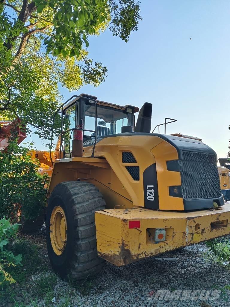 Volvo L 120 Carregadeiras de rodas