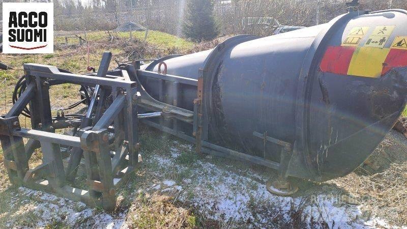 AM ALUEAURA 300 Lâminas de neve e arados