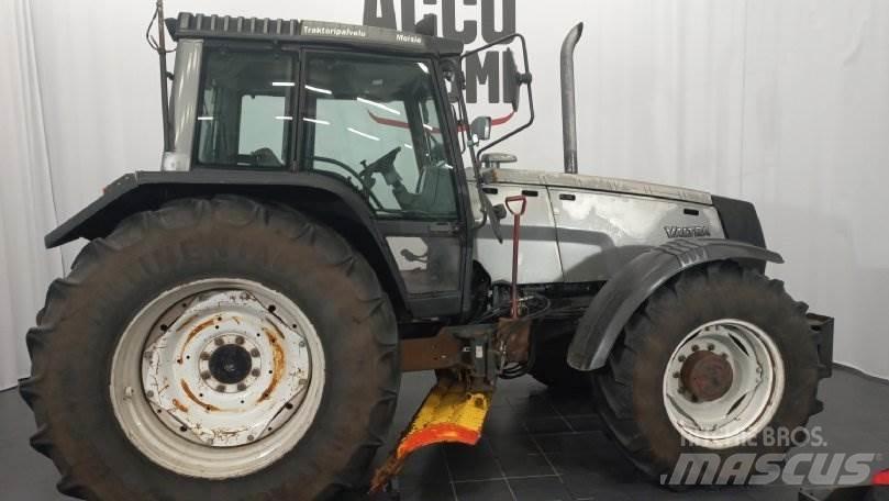 Valtra 8400 Tratores Agrícolas usados
