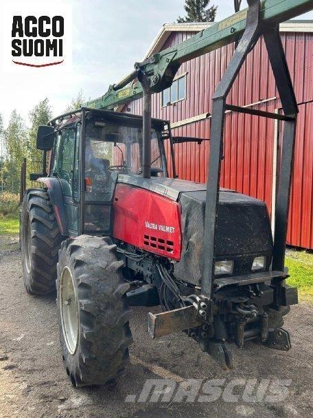 Valtra 8400 Tratores Agrícolas usados