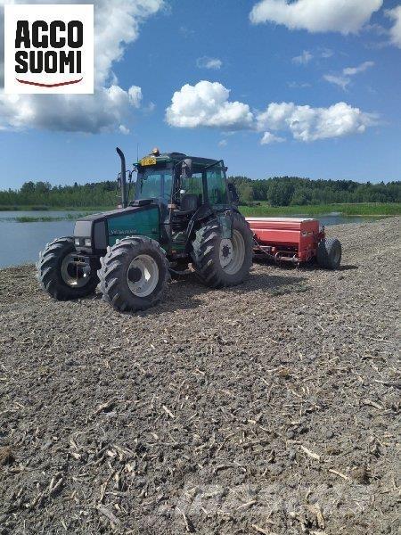 Valtra 900 Tratores Agrícolas usados