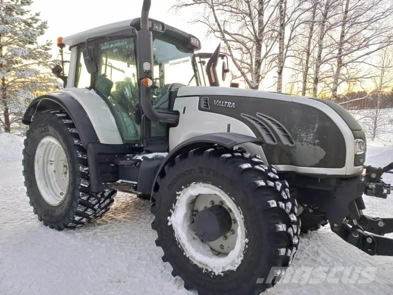 Valtra T202V Tratores Agrícolas usados