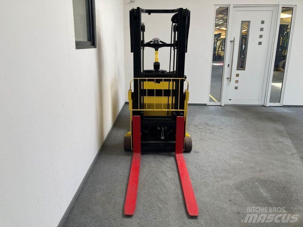 Hyster S 1.0 C Empilhador para operador externo