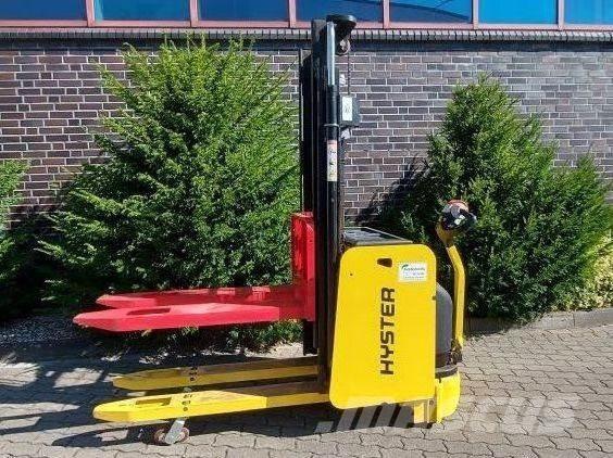 Hyster S 1.4 IL Empilhador para operador externo