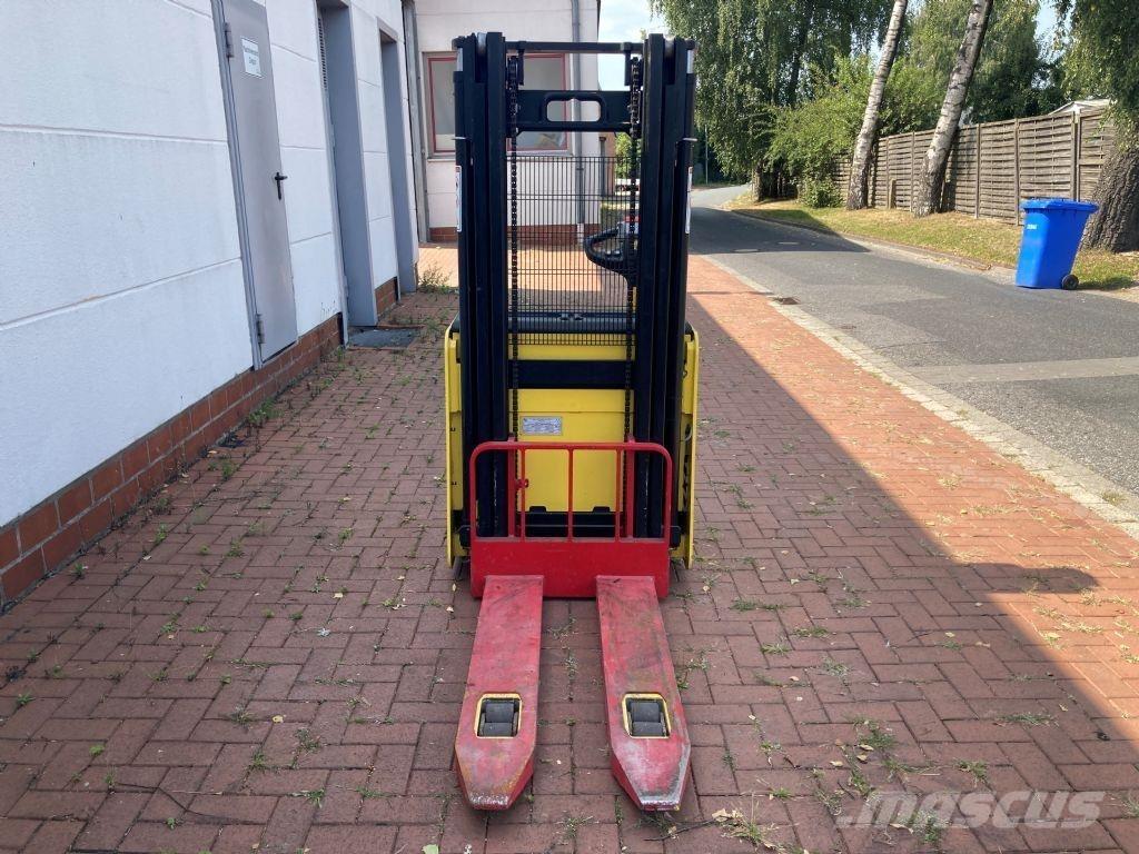 Hyster S 1.4 IL Empilhador para operador externo