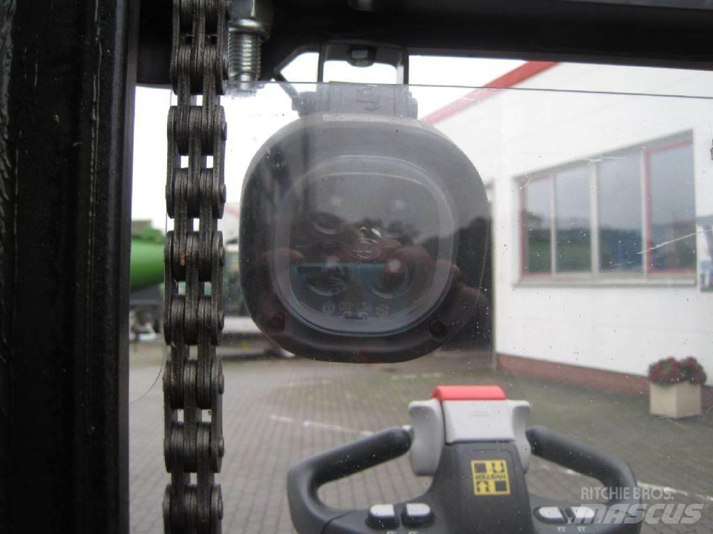 Hyster S 1.5 S Empilhador para operador externo