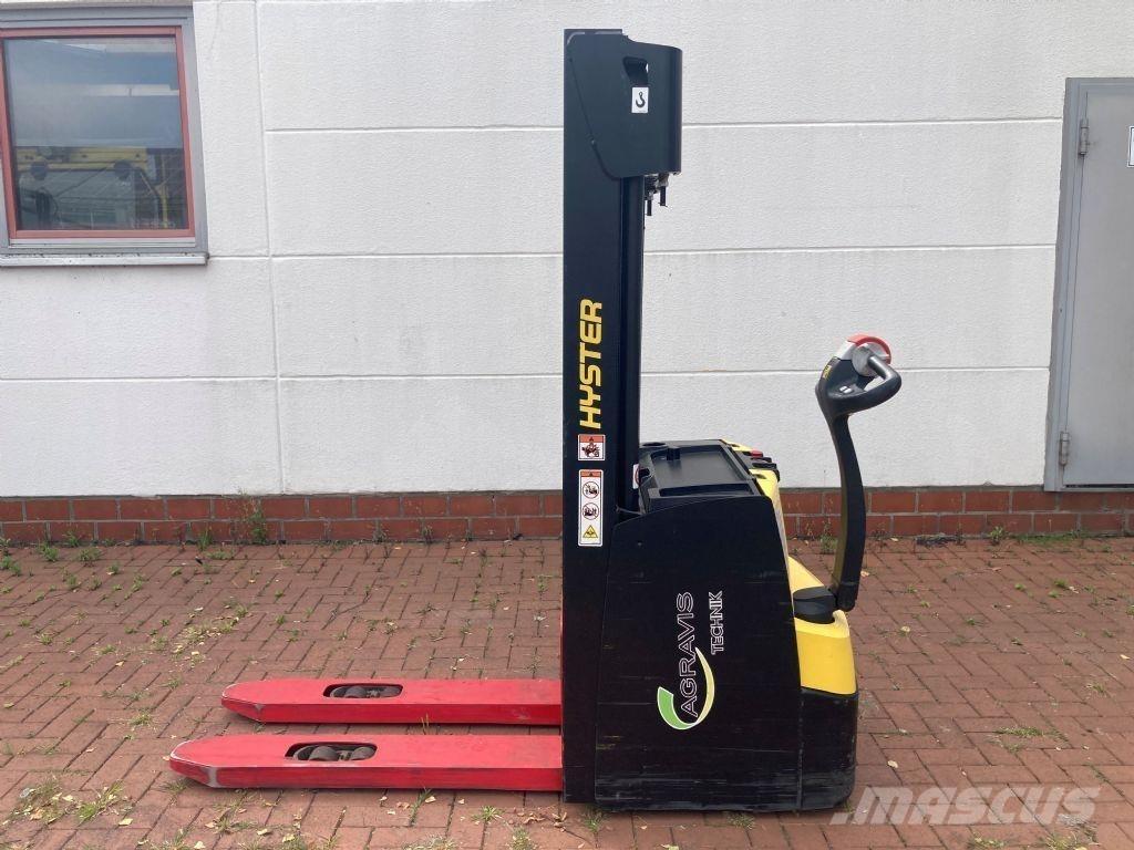 Hyster S 2.0 Empilhador para operador externo