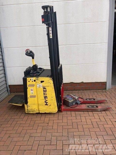 Hyster S1.5S Empilhador para operador externo