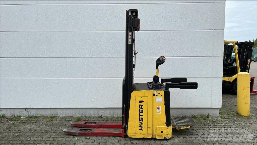 Hyster S1.5S Empilhador para operador externo