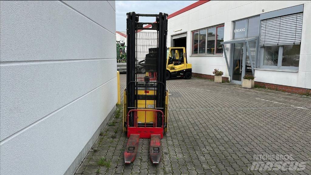 Hyster S1.5S Empilhador para operador externo