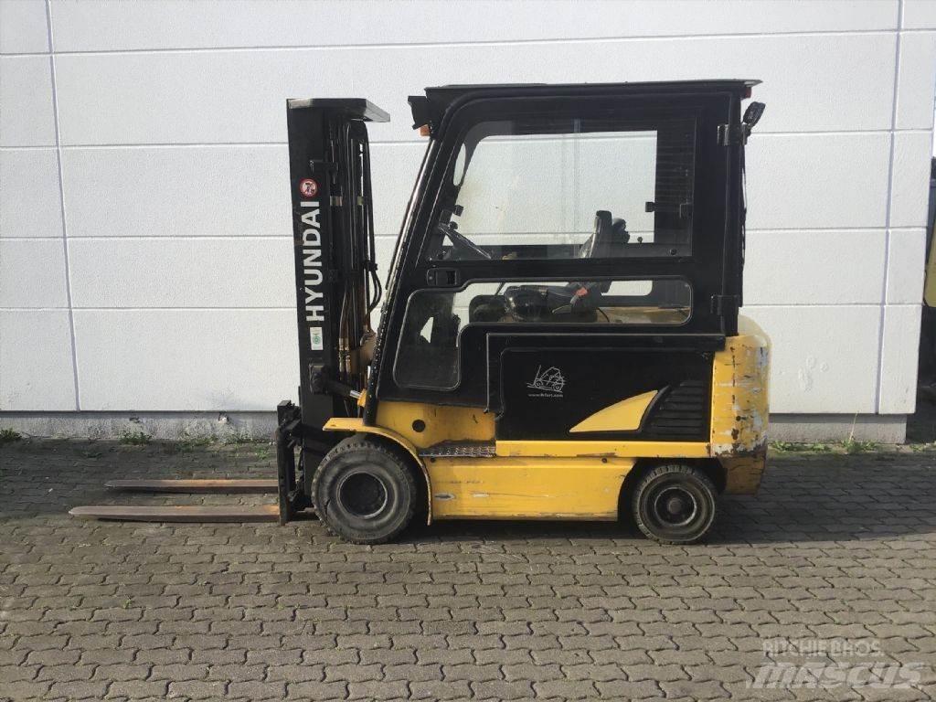 Hyundai 32B-7 Empilhadores eléctricos