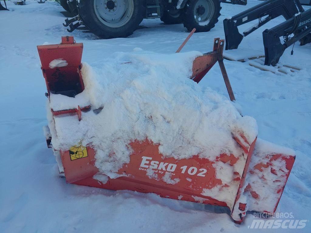 Esko 102 Lançadores de neve