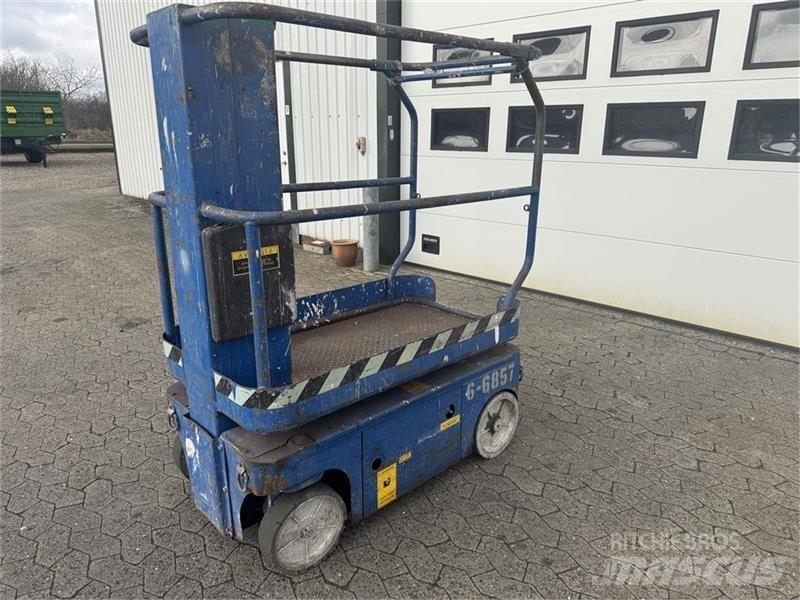 UpRight TM 12 Outros elevadores e plataformas