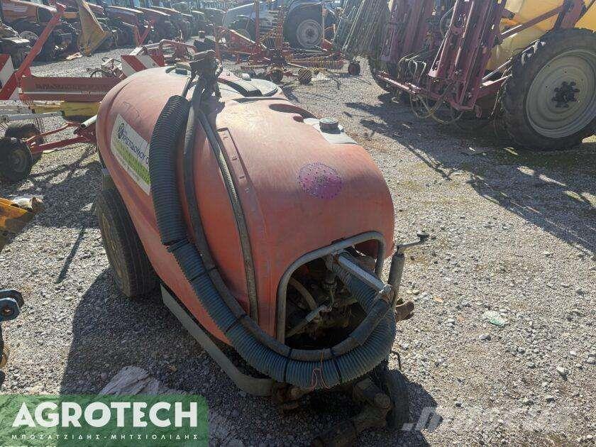  800 λίτρα Tratores Agrícolas usados