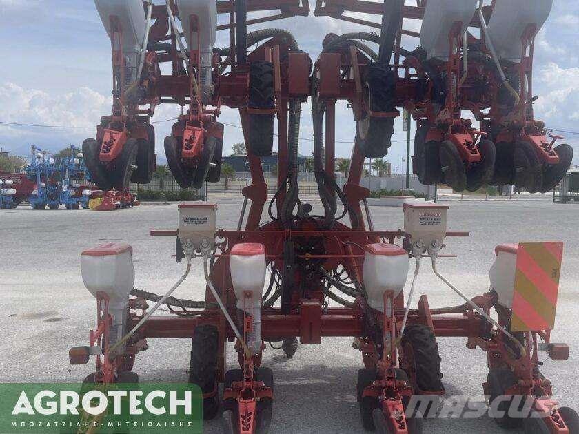 Gaspardo MANTA 8rows Tratores Agrícolas usados