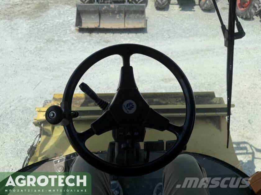 New Holland TX 68 Tratores Agrícolas usados