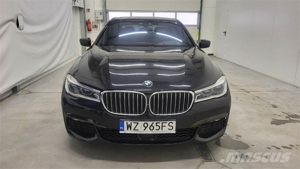 BMW 740 Automóvel