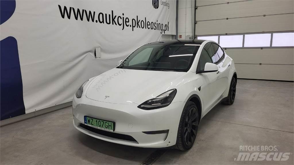 Tesla Y Automóvel