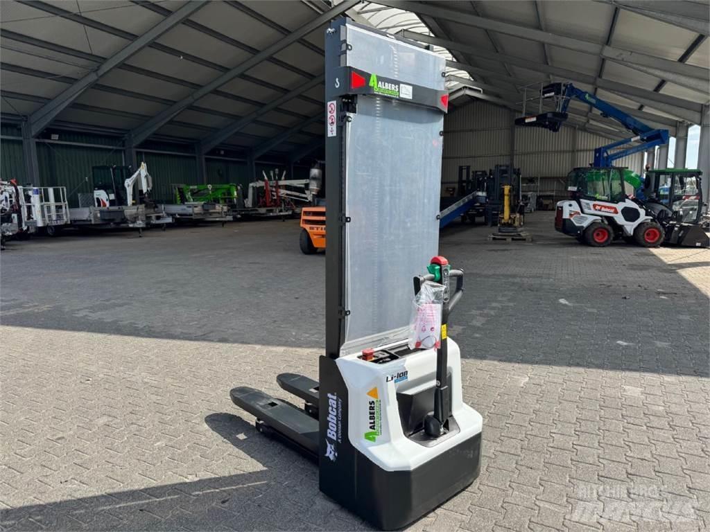 Bobcat LSM 12 N -7 Empilhador para operador externo