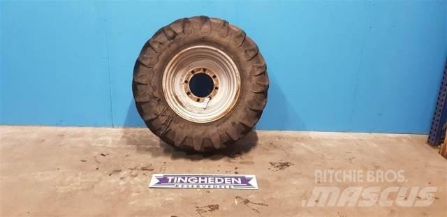  24 440/65R24 Pneus