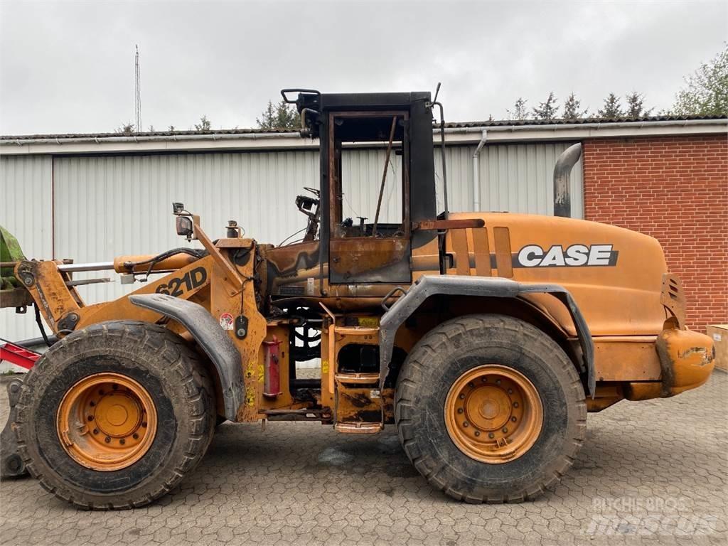 CASE 621D Carregadeiras de rodas
