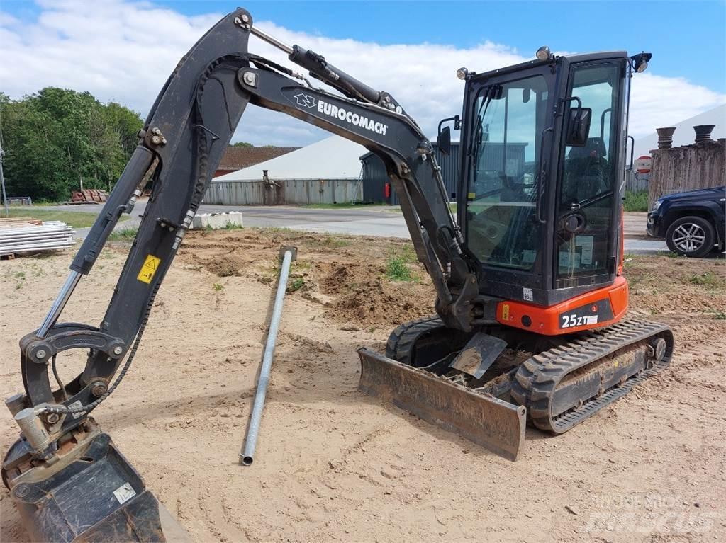 Eurocomach 25ZT Miniescavadeiras
