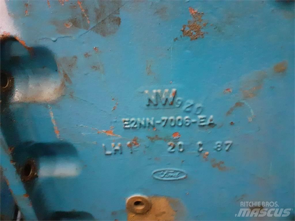 Ford 8210 Transmissăo