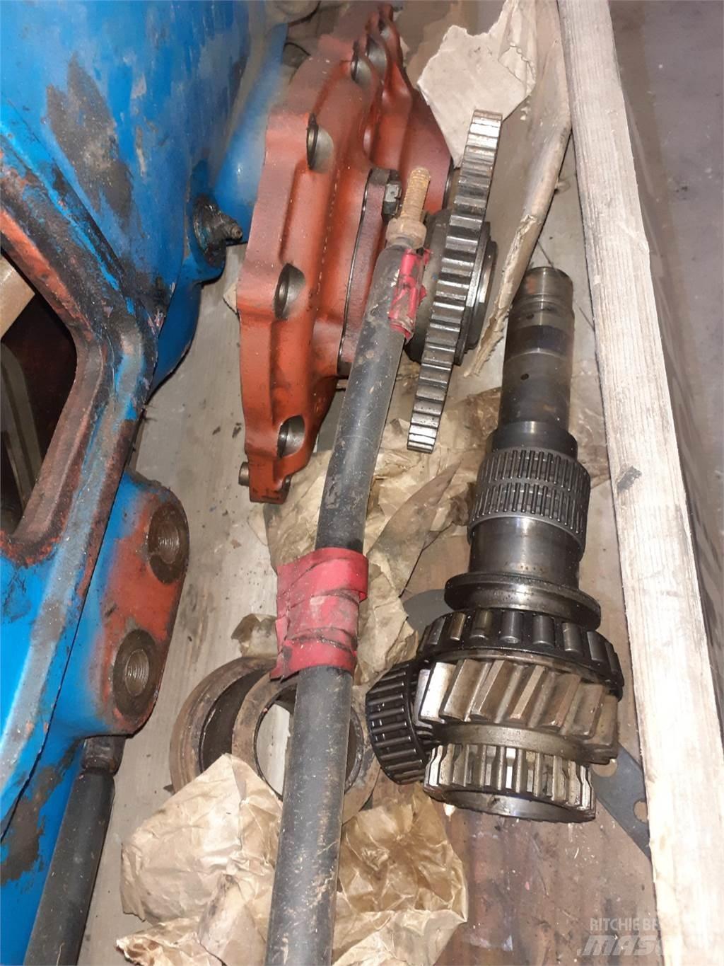 Ford 8210 Transmissăo