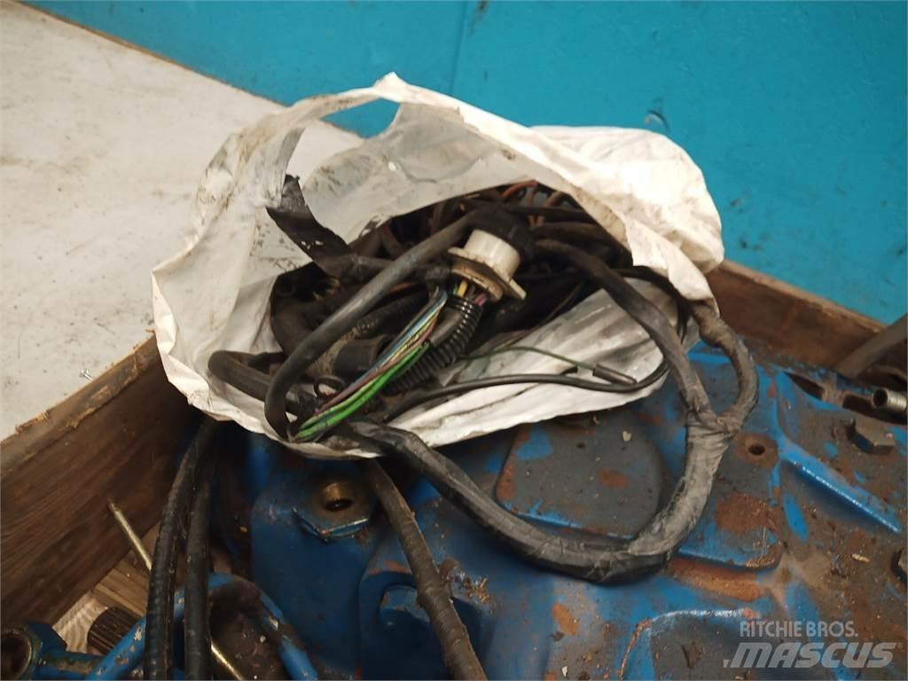 Ford 8210 Transmissăo