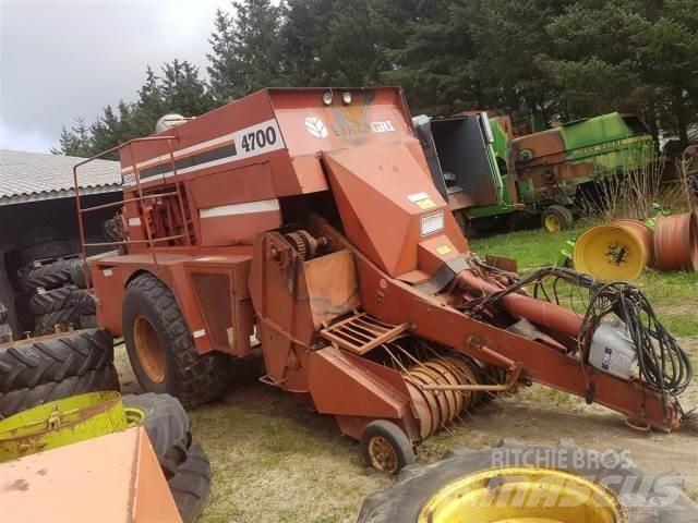 Hesston 4700 Enfardadeira de fardos quadrados