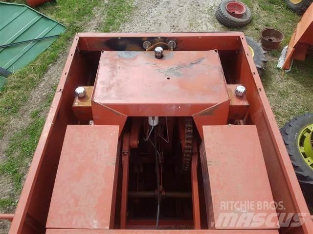 Hesston 4700 Enfardadeira de fardos quadrados