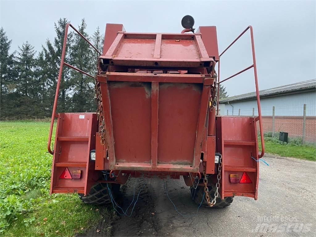 Hesston 4700 Enfardadeira de fardos quadrados