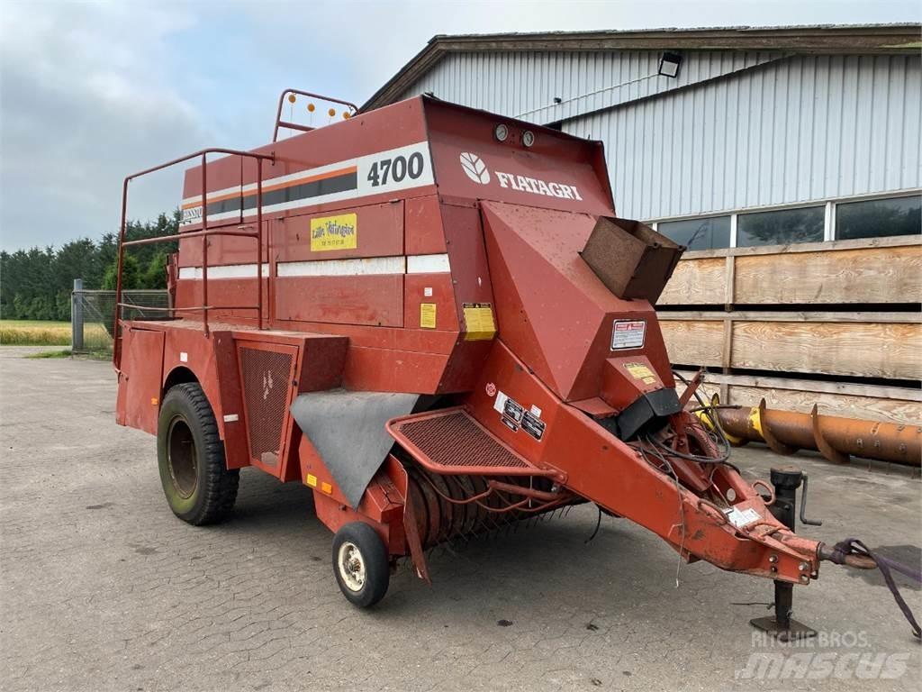 Hesston 4700 Enfardadeira de fardos quadrados