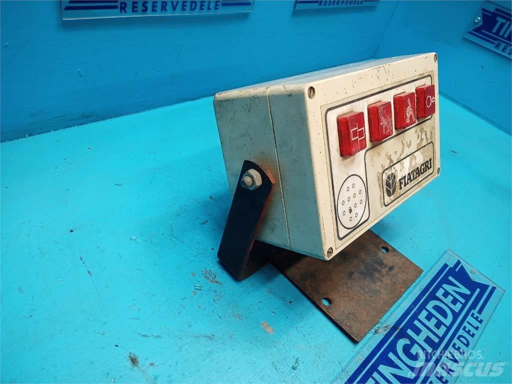 Hesston 4700 Electrónica