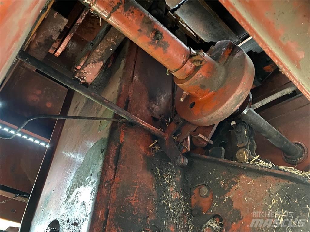 Hesston 4800 Enfardadeira de fardos quadrados