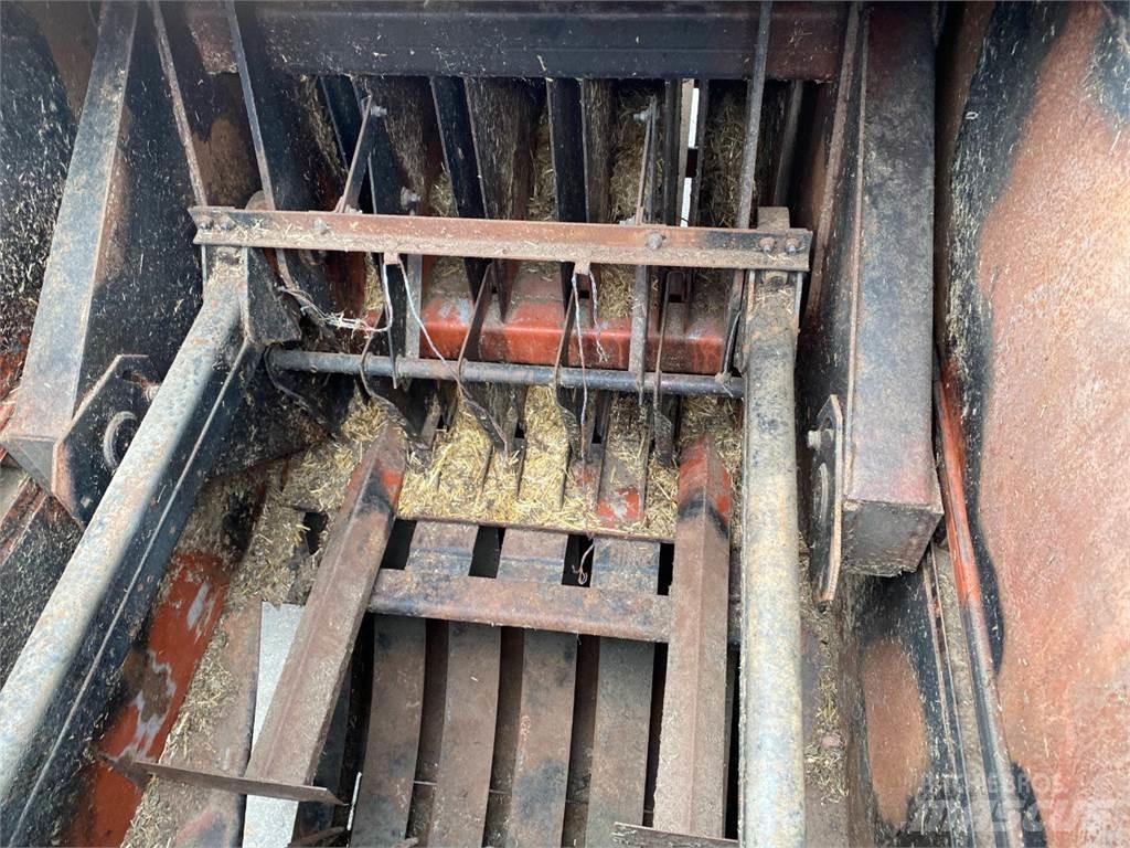 Hesston 4900 Enfardadeira de fardos quadrados
