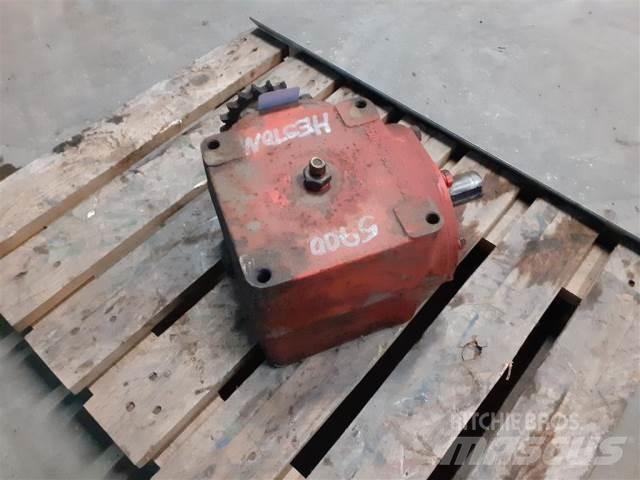 Hesston 5700 Transmissăo