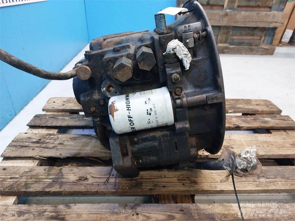 Hydrema 906C Transmissăo