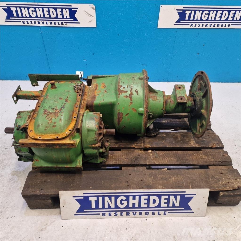 John Deere 1065 Transmissăo